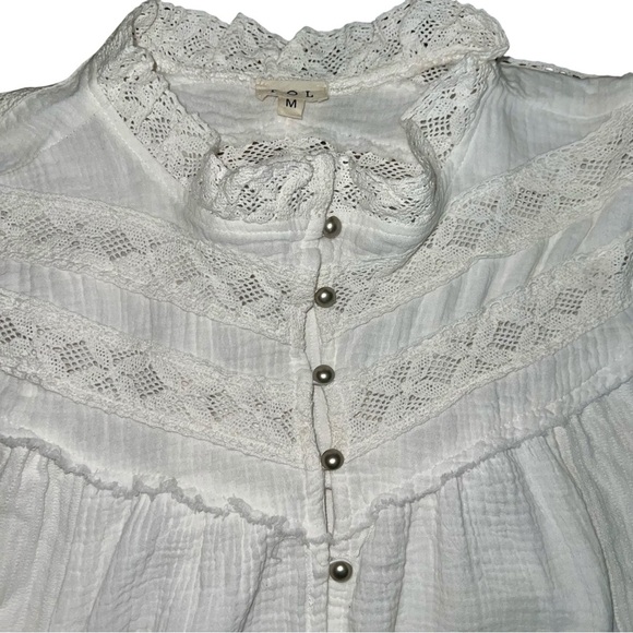 POL White Lace Button-Up Blouse - Picture 4 of 11